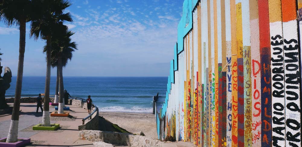 Valla Fronteriza de Playas de Tijuana